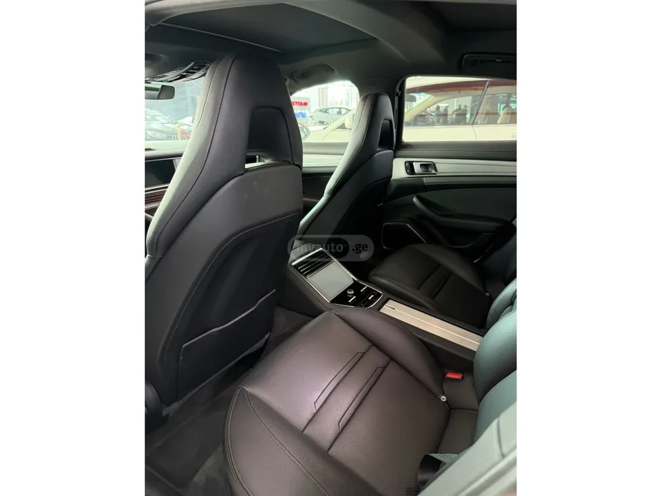 Porsche Panamera 2022 — миниатюра 3