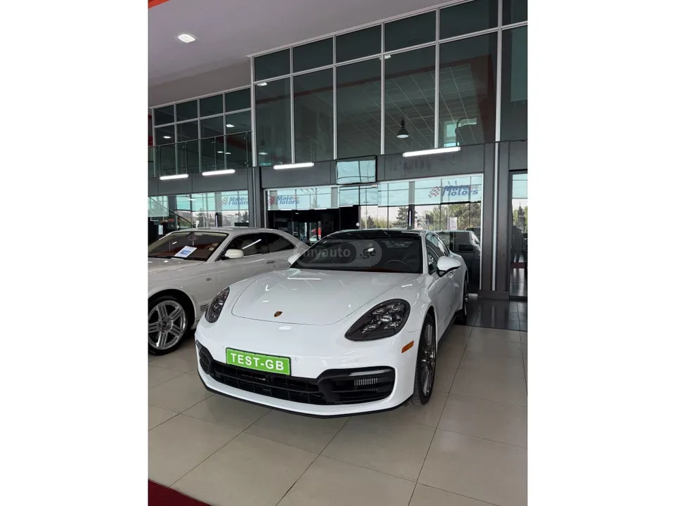 Porsche Panamera 2022 — фото 1, купить с доставкой в Москву