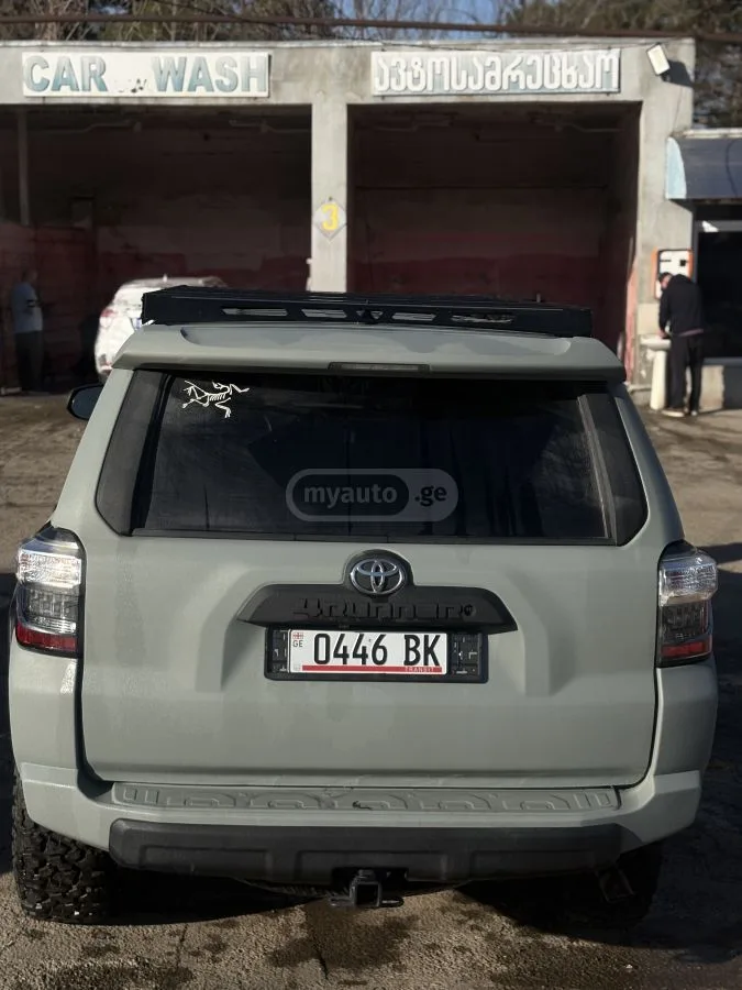 Toyota 4 Runner TRD Off Road 4dr 4x4 Automatic 2022 — миниатюра 4
