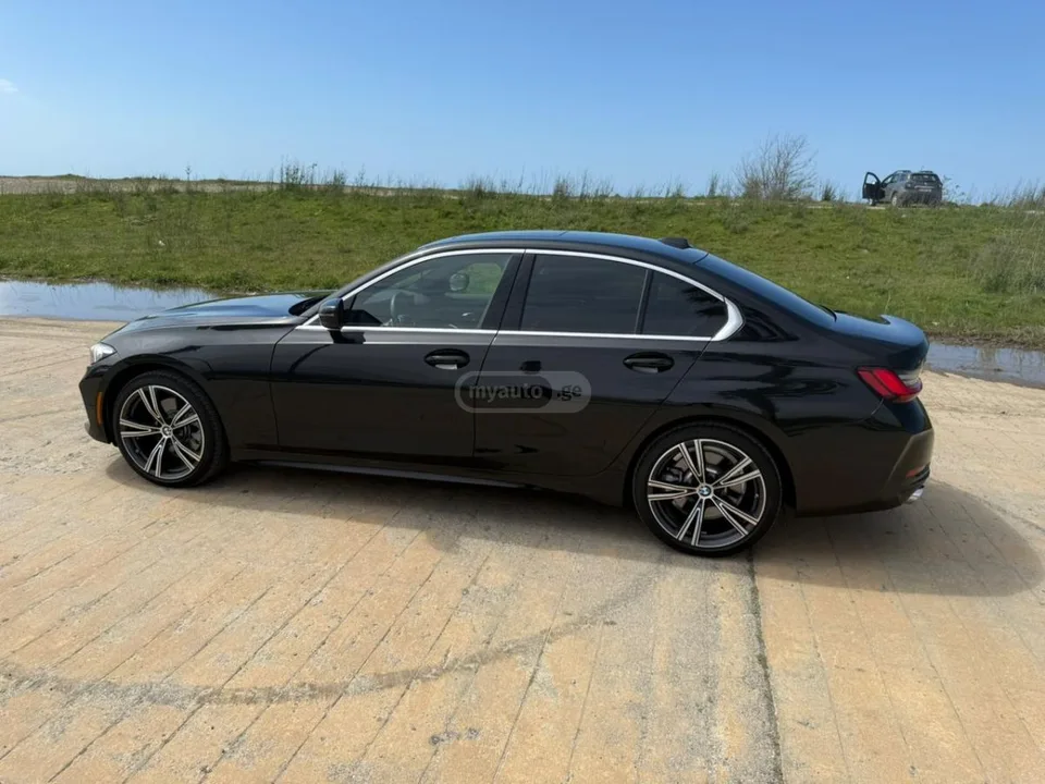 BMW 330 xDrive 4dr All Wheel Drive Sed 2024 — миниатюра 2