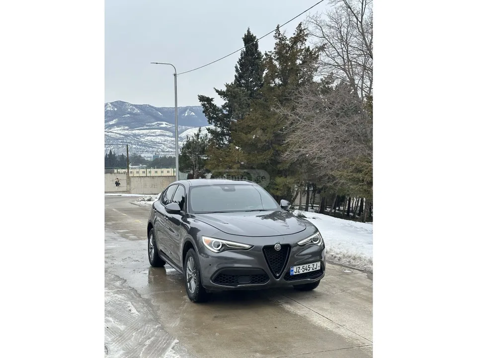 Alfa Romeo Stelvio 2023 — миниатюра 2