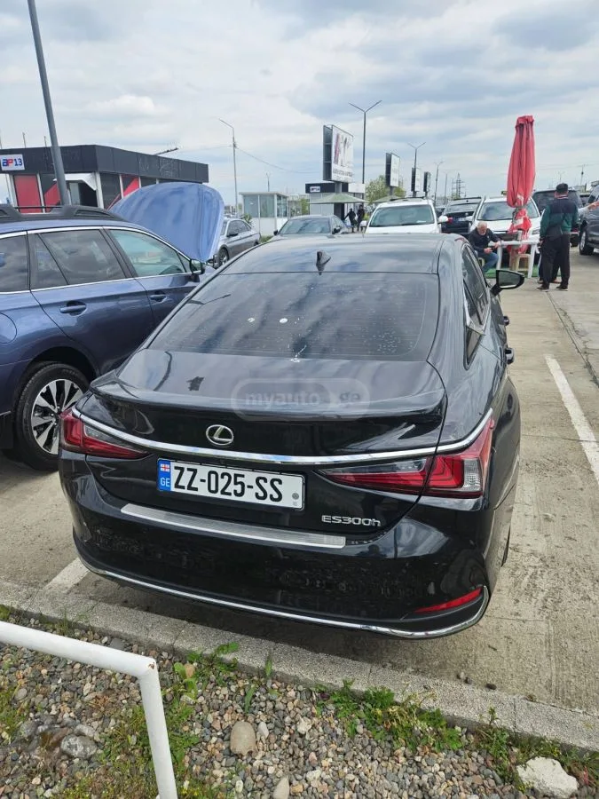 Lexus ES 300 2023 — миниатюра 2