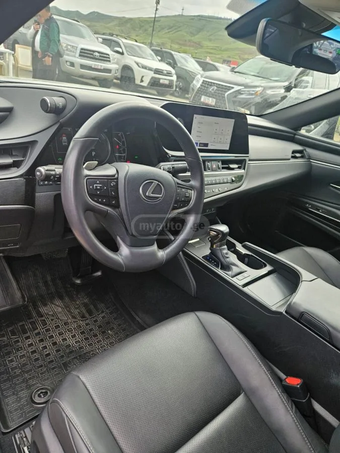 Lexus ES 300 2023 — миниатюра 4