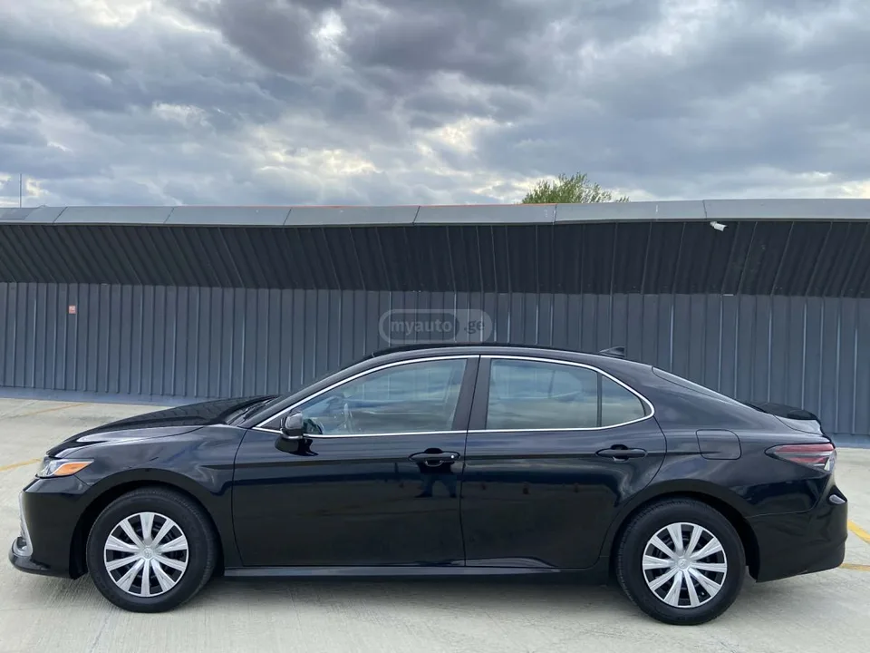 Toyota Camry 2023 — миниатюра 3