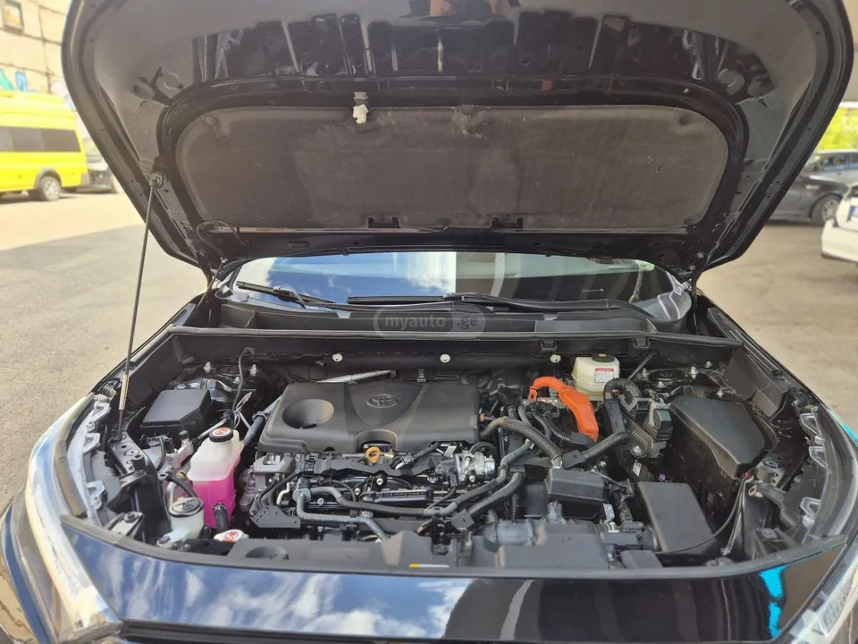 Toyota RAV4 XLE Premium 4dr All Wheel Driv 2024 — миниатюра 5