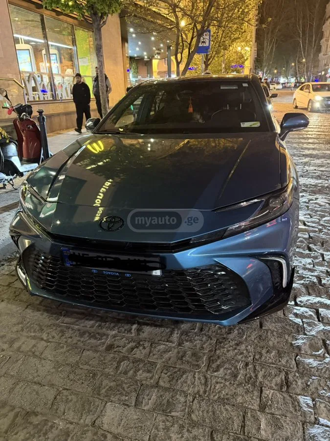 Toyota Camry 2025 — миниатюра 3