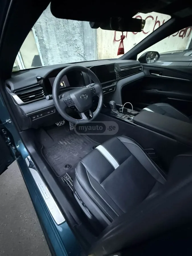 Toyota Camry 2025 — миниатюра 5