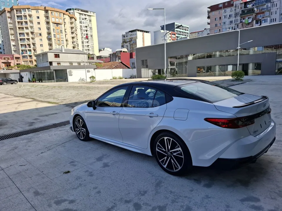 Toyota Camry 2024 — миниатюра 2