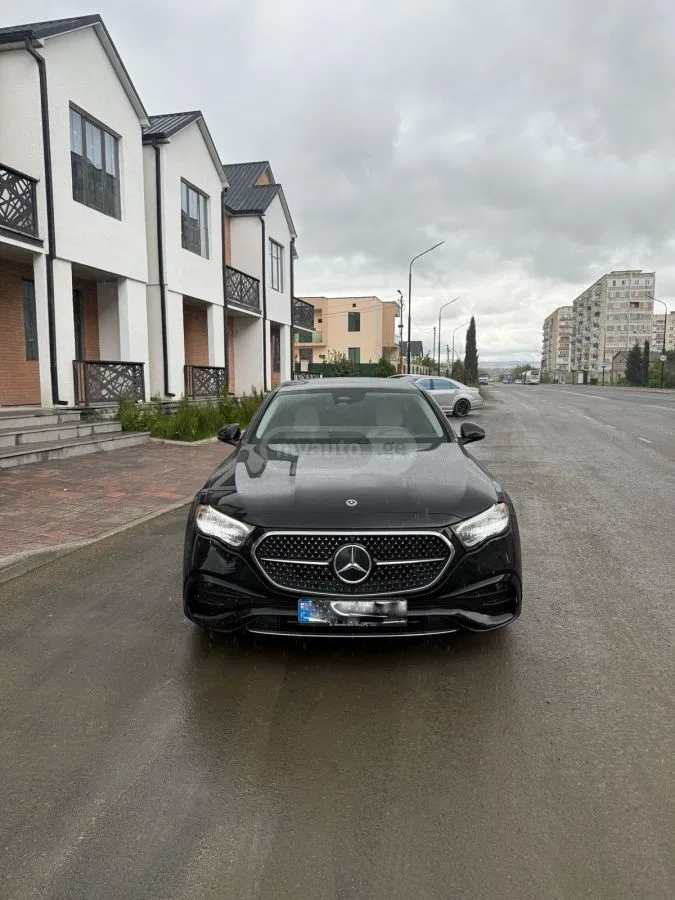 Mercedes-Benz E 350 AMG 2025 — миниатюра 2
