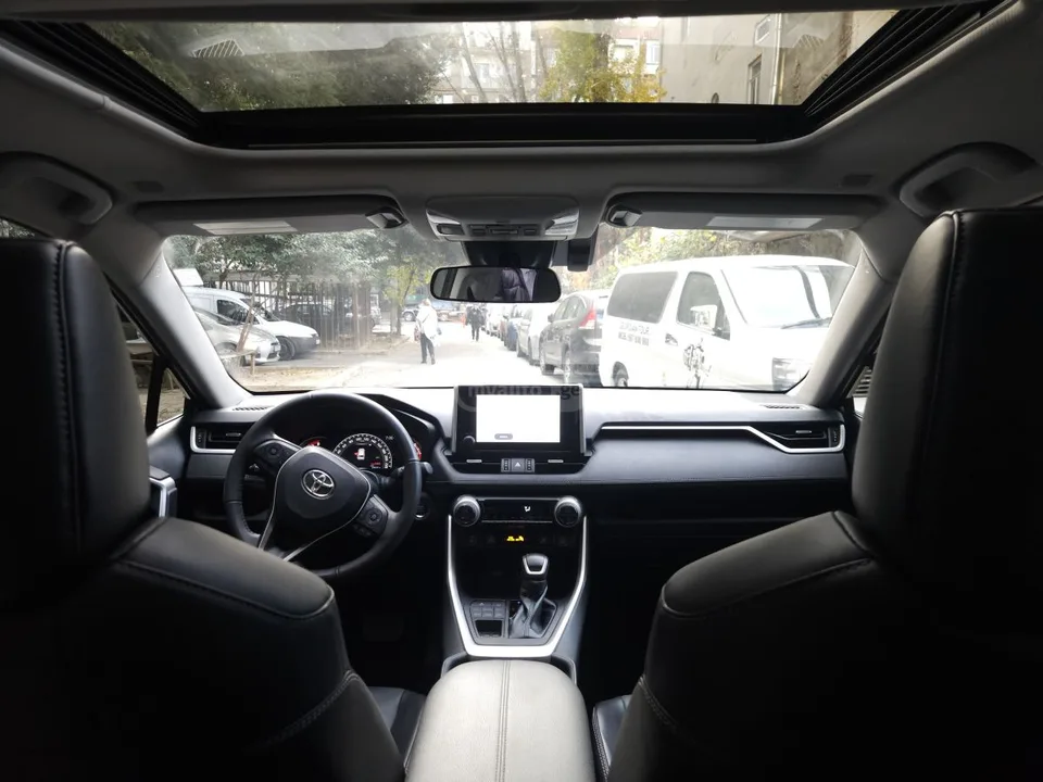 Toyota RAV4 2023 — миниатюра 5