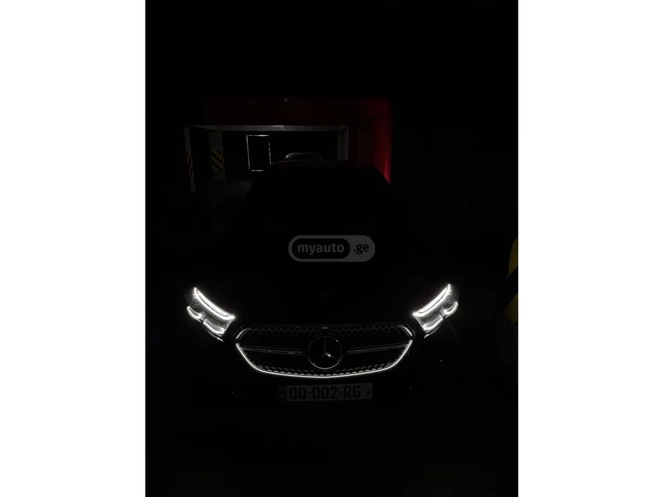 Mercedes-Benz E 300 2025 — миниатюра 5
