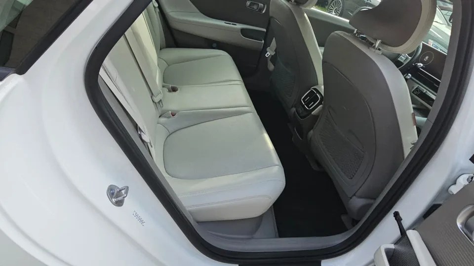Hyundai Ioniq 6 Limited Rear Wheel Drive Autom 2023 — миниатюра 2