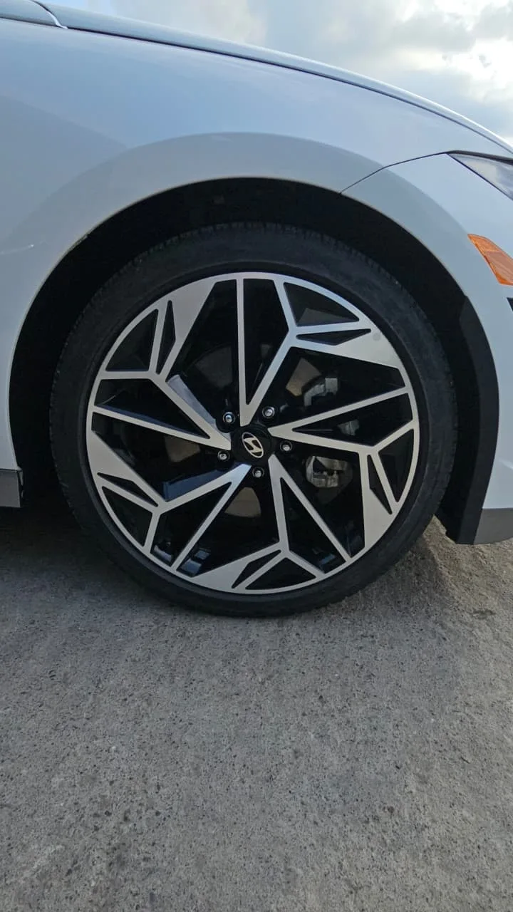 Hyundai Ioniq 6 Limited Rear Wheel Drive Autom 2023 — миниатюра 5