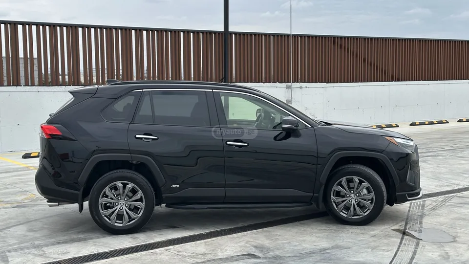 Toyota RAV4 2025 — миниатюра 2