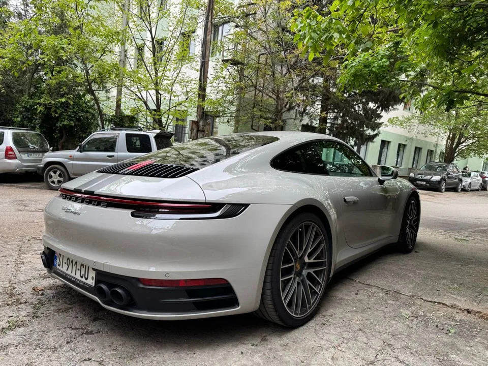 Porsche 911 2024 — миниатюра 3