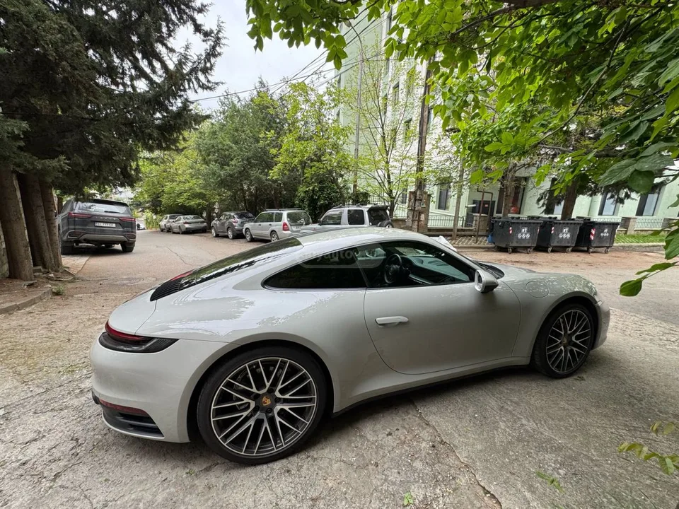 Porsche 911 2024 — миниатюра 4