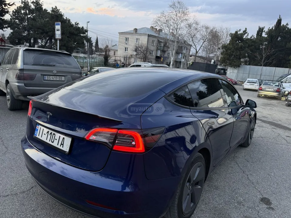 Tesla Model 3 2023 — миниатюра 4