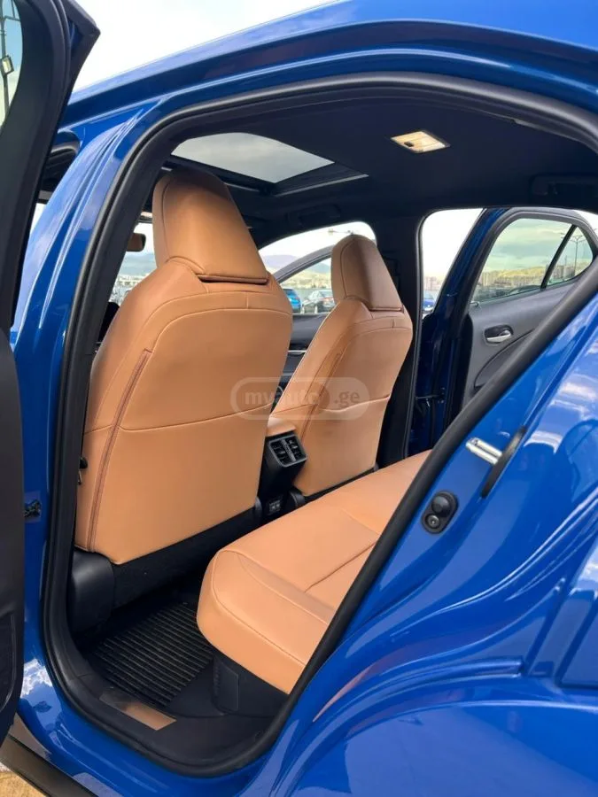 Lexus UX 250h UX300H - 196HP Hybrid 2025 — миниатюра 4