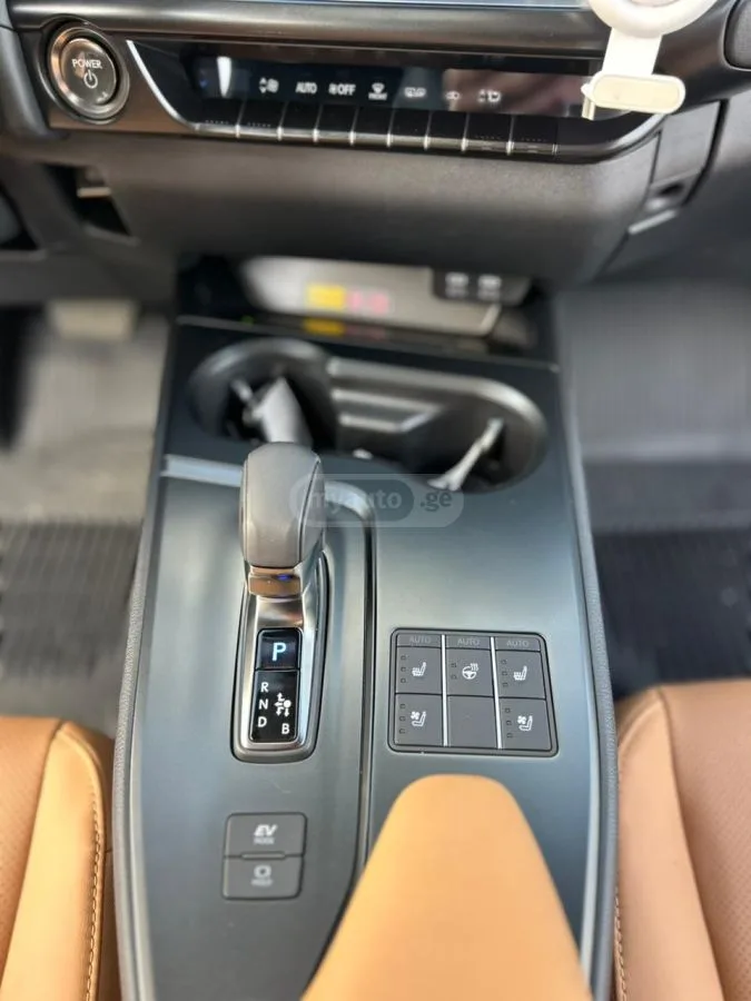 Lexus UX 250h UX300H - 196HP Hybrid 2025 — миниатюра 5