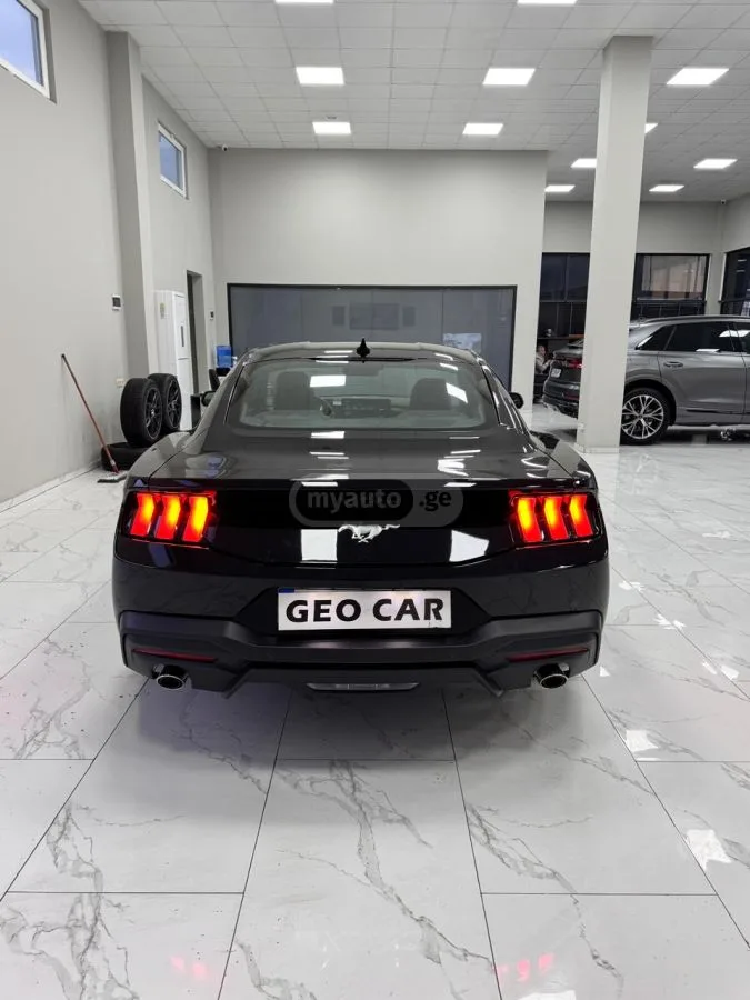 Ford Mustang 2025 — миниатюра 3