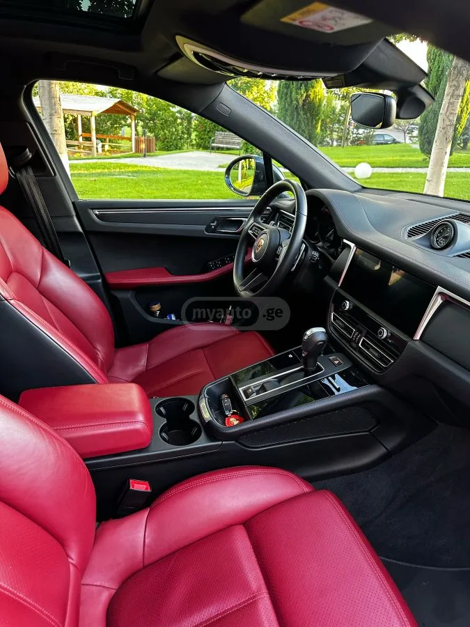 Porsche Macan 2022 — миниатюра 4