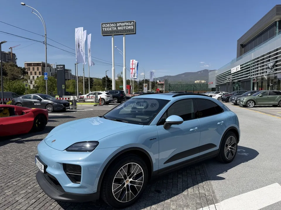 Porsche Macan 2025 — миниатюра 5