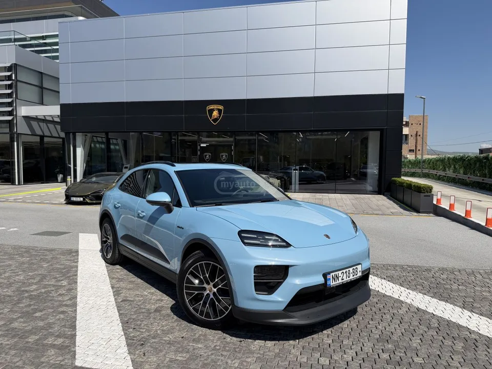 Porsche Macan 2025 — фото 1, купить с доставкой в Москву