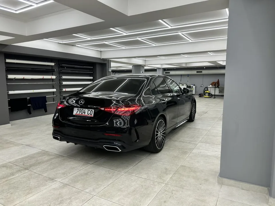Mercedes-Benz C 300 2023 — миниатюра 3