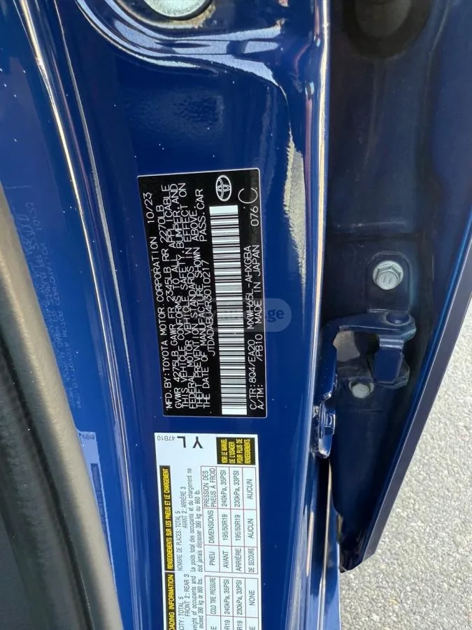 Toyota Prius XLE 5dr AWD-e Hatchback CVT 2023 — миниатюра 3