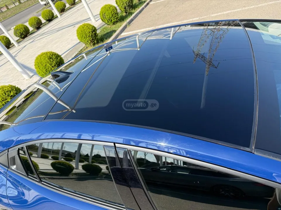 Toyota Prius XLE 5dr AWD-e Hatchback CVT 2023 — миниатюра 4