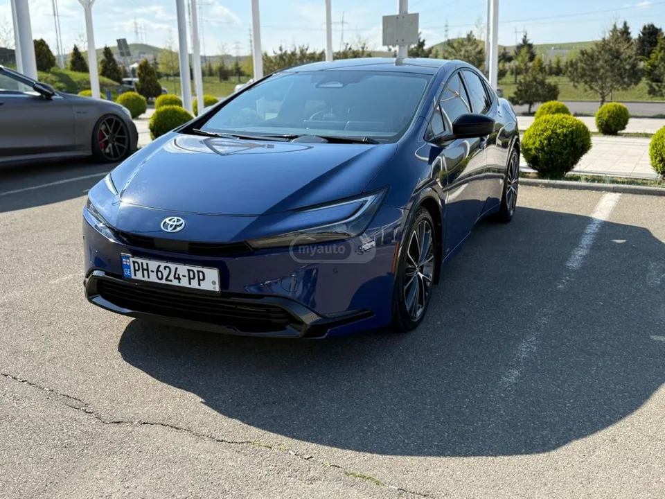 Toyota Prius XLE 5dr AWD-e Hatchback CVT 2023 — миниатюра 5