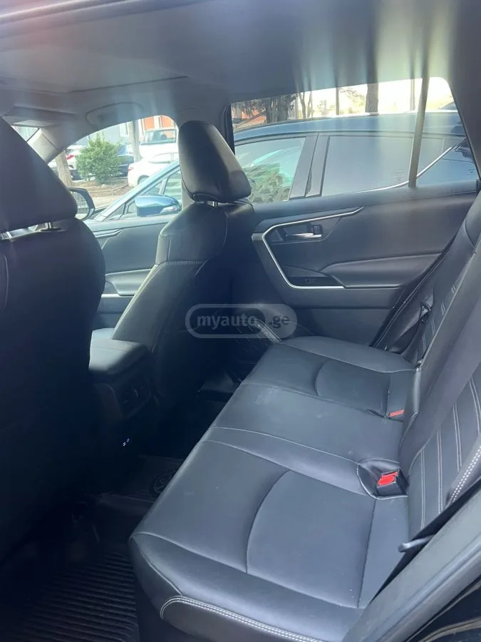 Toyota RAV4 XLE Premium 4dr All-Wheel Driv 2022 — миниатюра 4