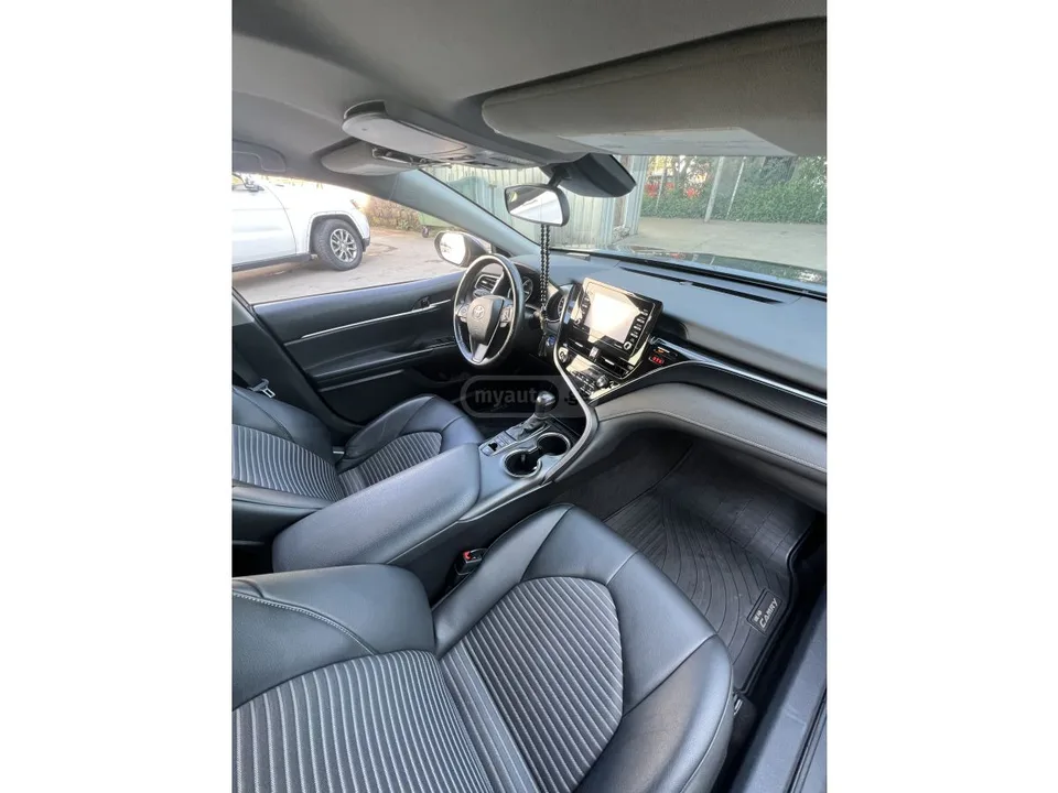 Toyota Camry SE Nightshade 4dr Front-Wheel 2022 — миниатюра 3