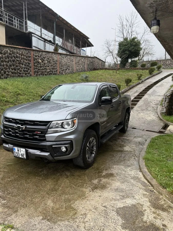 Chevrolet Colorado Z71 4x4 Crew Cab 6 ft. box 140 2022 — фото 1, купить с доставкой в Москву