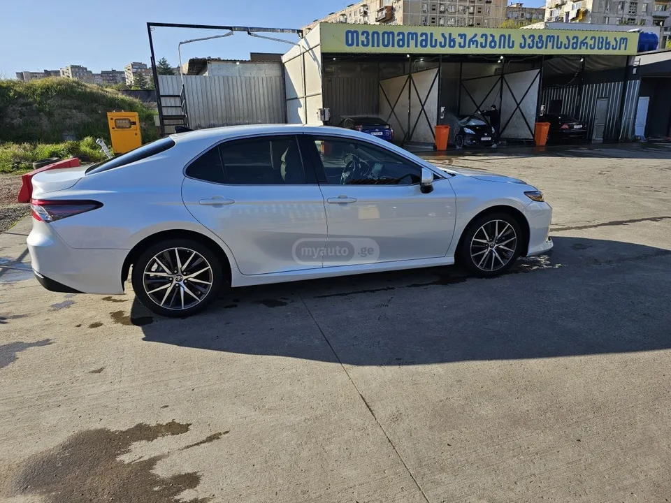 Toyota Camry 2023 — миниатюра 4