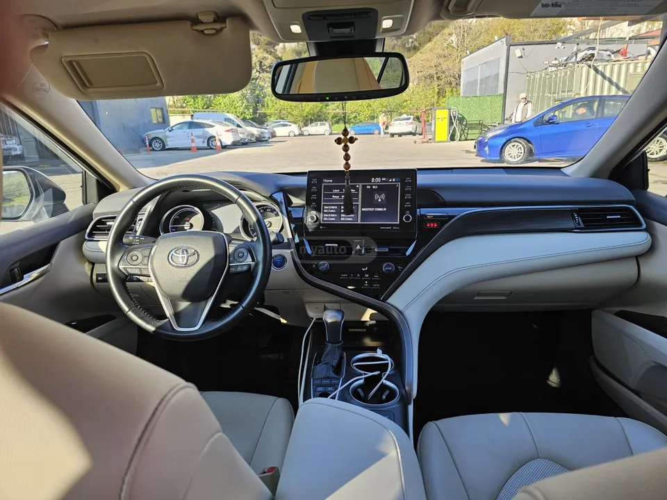 Toyota Camry 2023 — фото 1, купить с доставкой в Москву