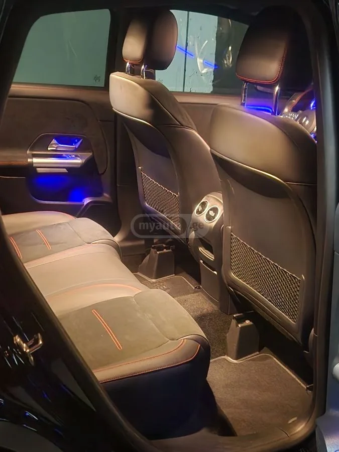 Mercedes-Benz GLA 45 AMG 2023 — миниатюра 4