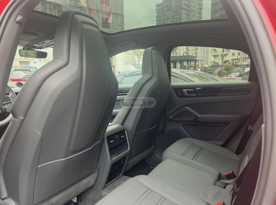 Porsche Cayenne 2022 — миниатюра 5