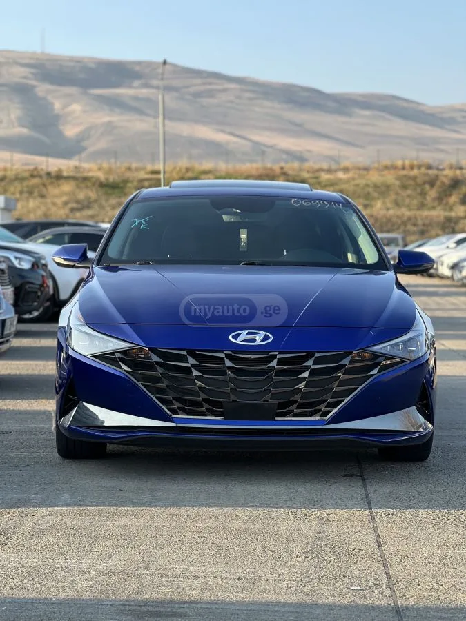 Hyundai Elantra Limited 4dr Sedan CVT 2023 — миниатюра 2