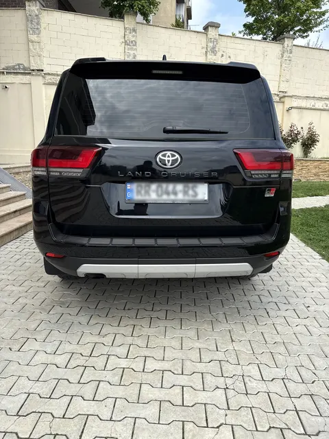 Toyota Land Cruiser 2025 купить в Москве