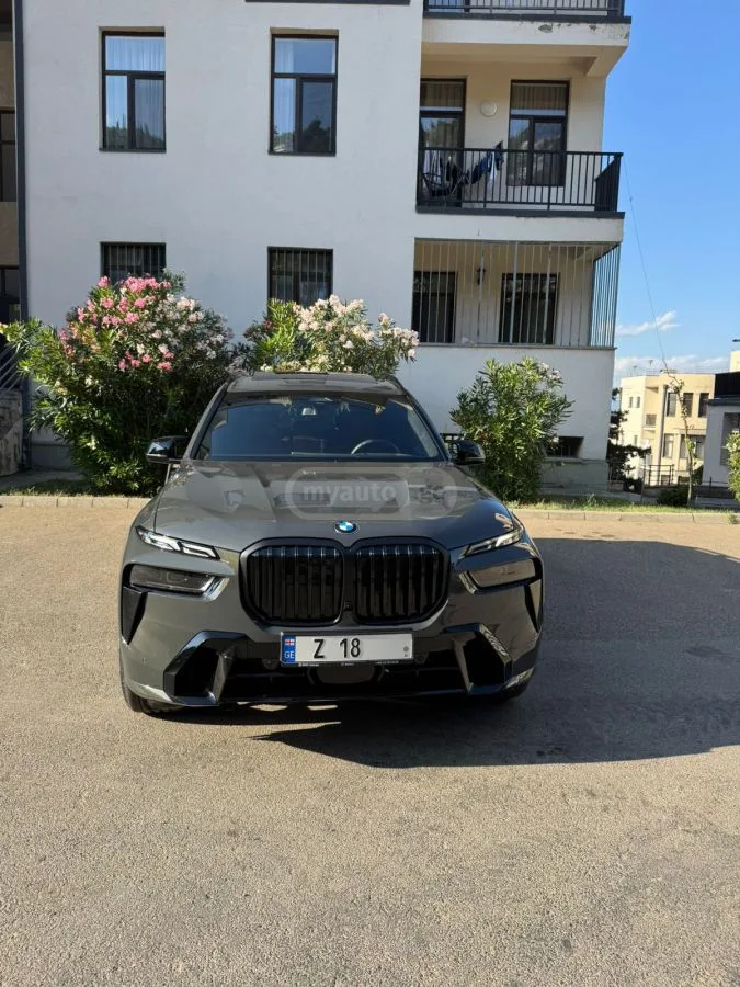 BMW X7 Xdrive40I 2025 — фото 1, купить с доставкой в Москву