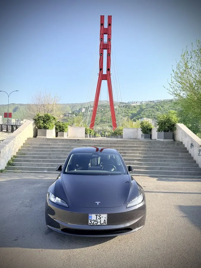 Tesla Model 3 Highland (RWD) 2025 — фото 1, купить с доставкой в Москву