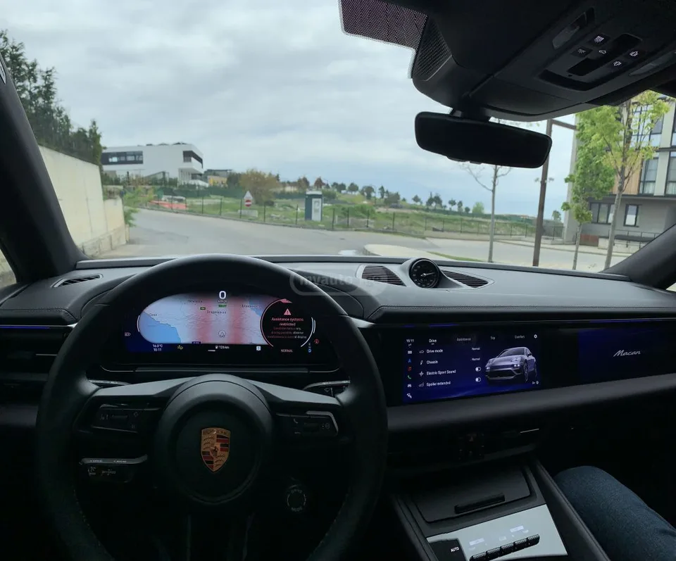 Porsche Macan 2025 — миниатюра 2