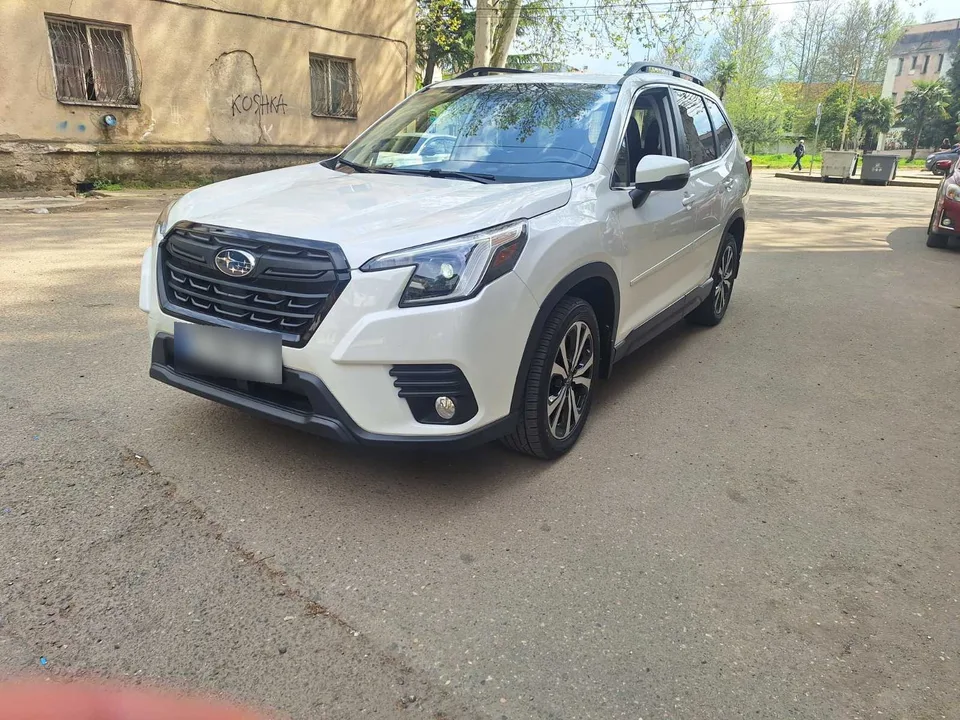 Subaru Forester Limited 4dr All-Wheel Drive CV 2023 — миниатюра 2