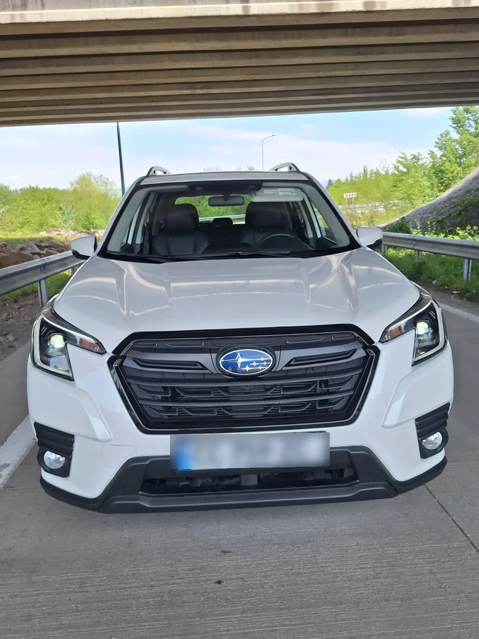 Subaru Forester Limited 4dr All-Wheel Drive CV 2023 — миниатюра 4