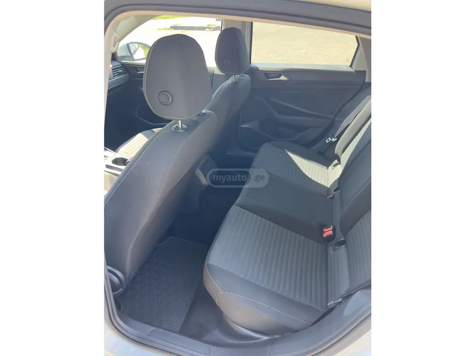Volkswagen Jetta S 2022 — миниатюра 5