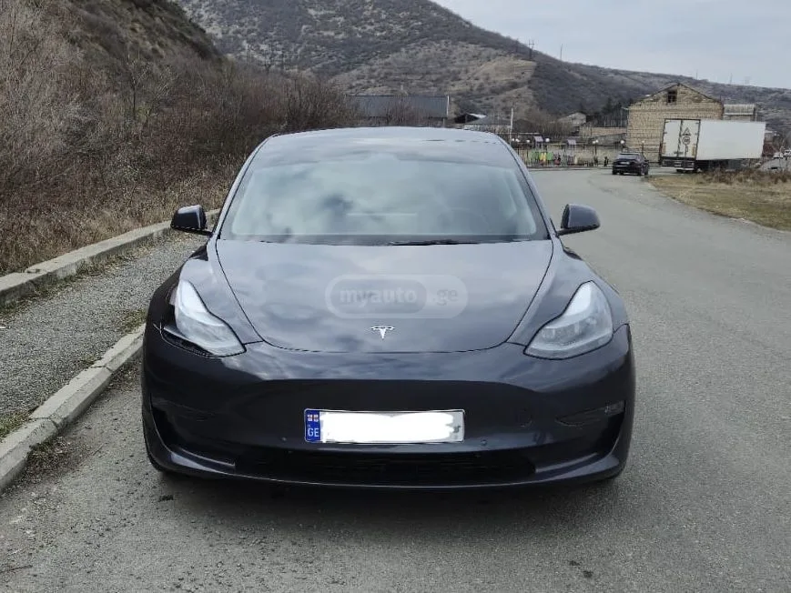 Tesla Model 3 2022 — миниатюра 3