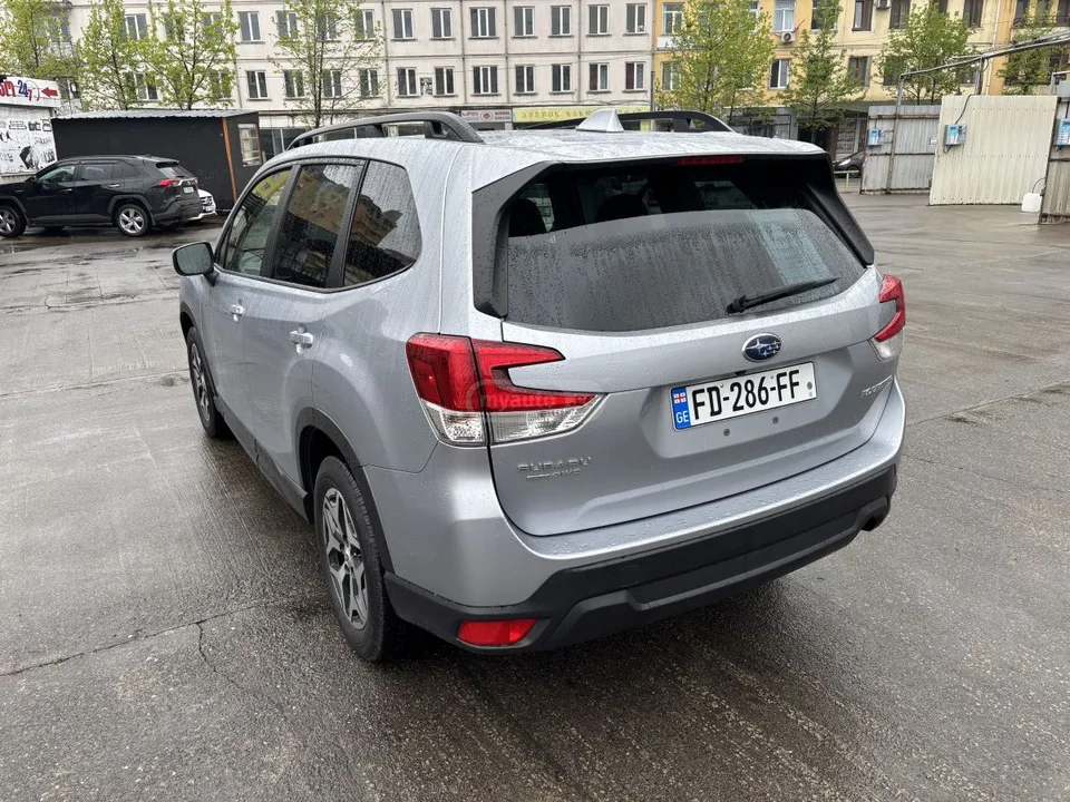 Subaru Forester Premium 4dr All-Wheel Drive CV 2023 — миниатюра 3