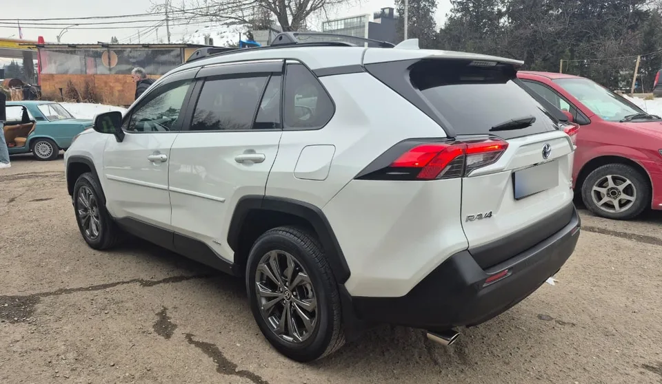Toyota RAV4 2024 — миниатюра 4