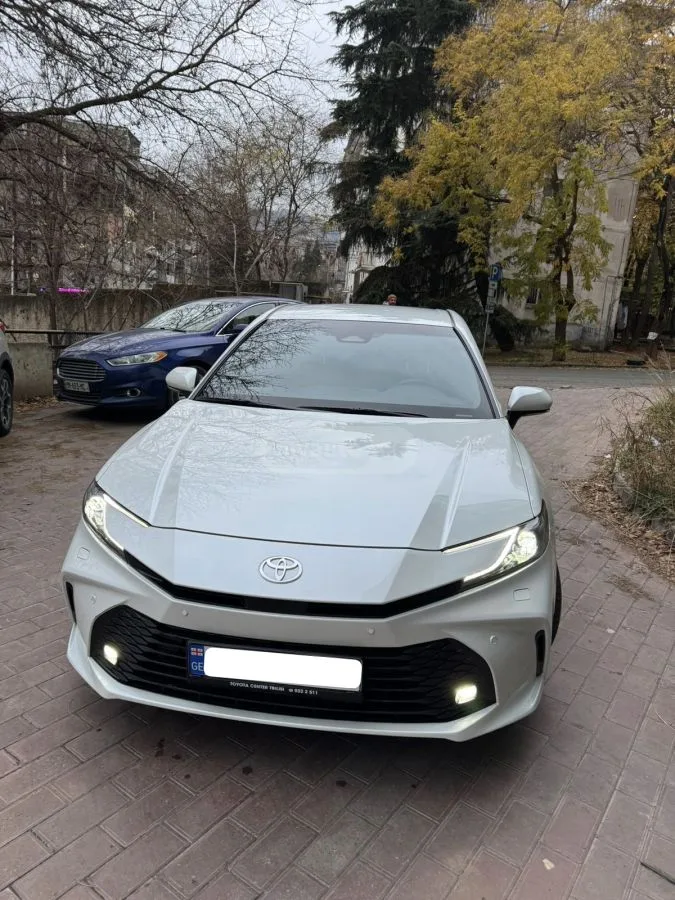 Toyota Camry 2025 — миниатюра 3